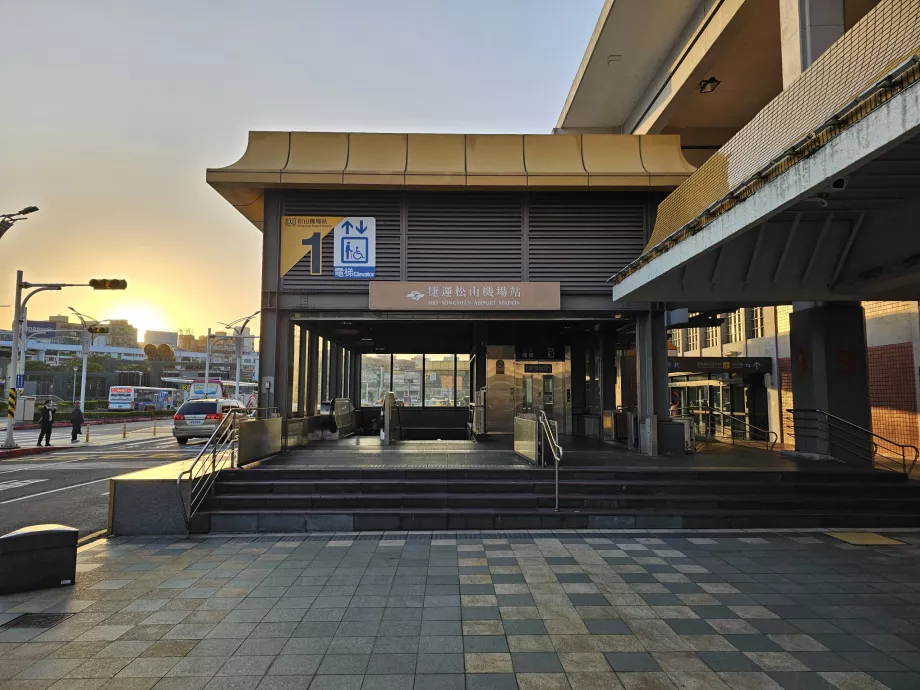 Metro entrance in front of the terminal