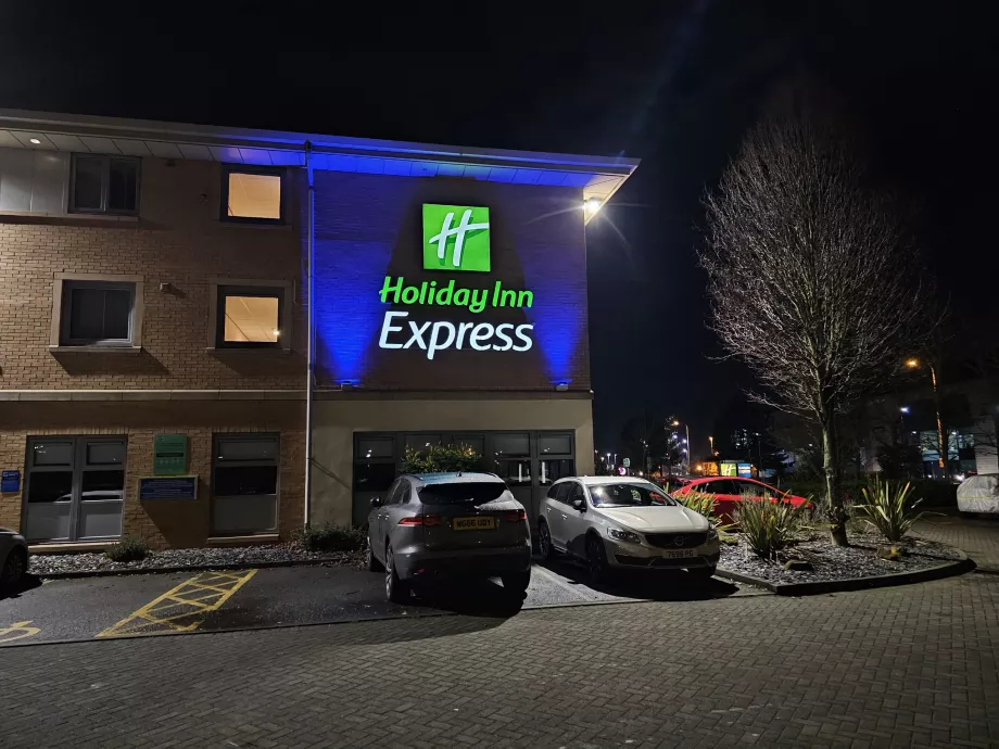 Holiday Inn, EMA Airport