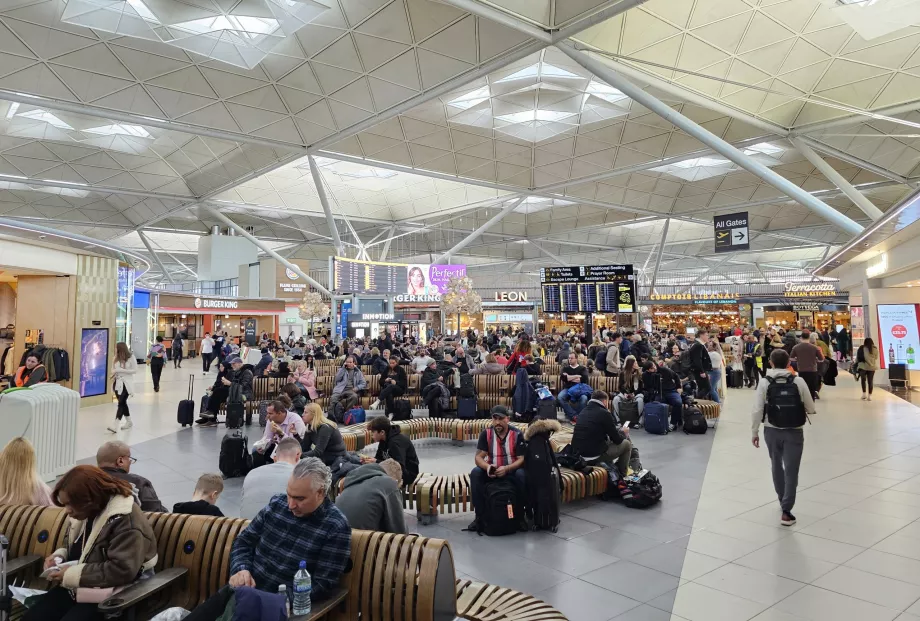 Central waiting area and food court, transit zone