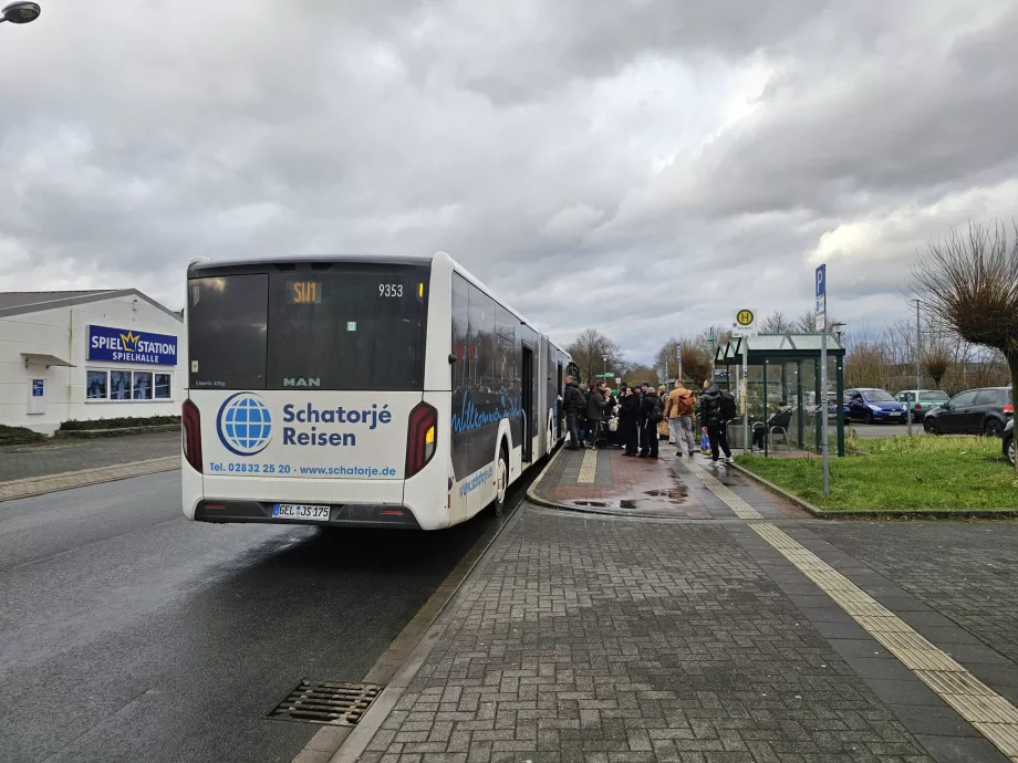 Lennujaama bussipeatus, Weeze jaam