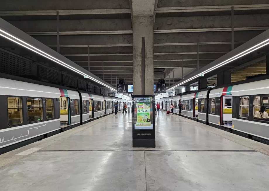 RER B rongide perroonid - terminalid 2