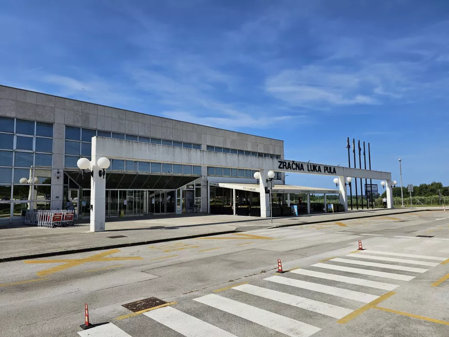 Pula lennujaama terminal