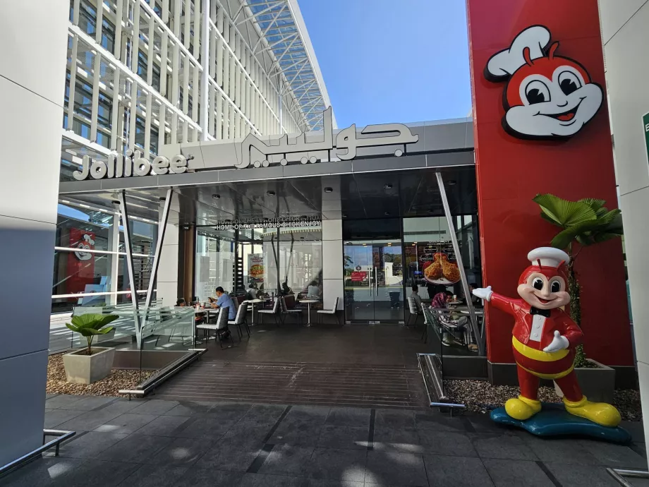 Jollibee, avalik osa