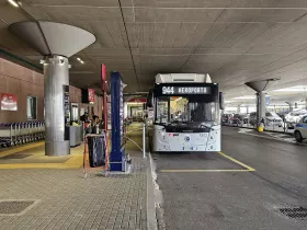 Bussipeatus 944 lennujaamas