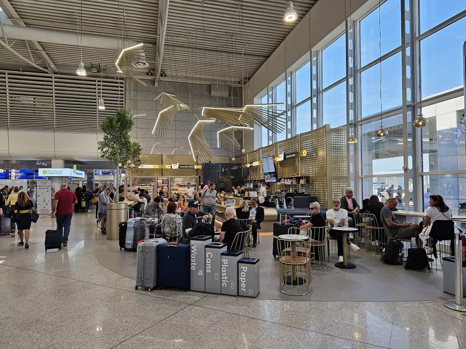 Café at the check-in desks